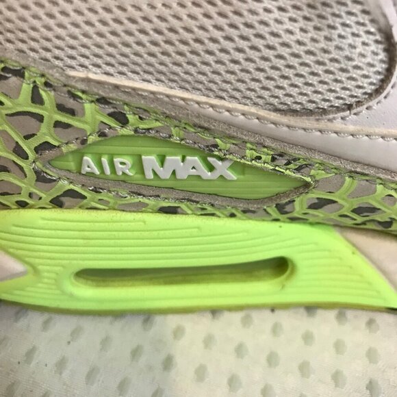 NIKE WOMENS AIR MAX 90 LEATHER SAFARI SNEAKER  SIZE 9.5 - Picture 4 of 9